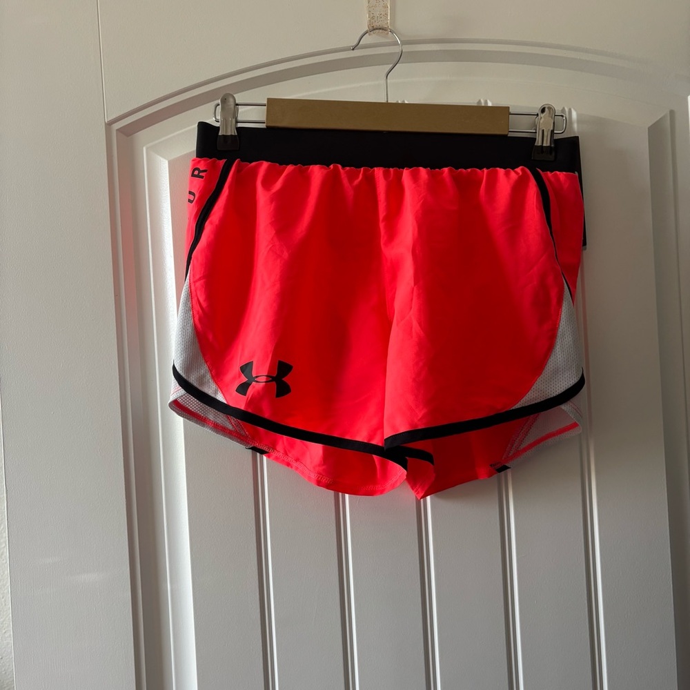 Under Armour Women's  Athletic Shorts Small NWT